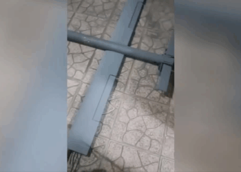 Autoridades iranianas encontraram um prédio com explosivos e peças de drones no sul de Teerã. Segundo a imprensa local, o local seria usado como base secreta por agentes ligados ao Mossad.