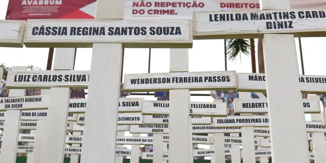Defensoria Pública da União inicia mutirão em Brumadinho para auxiliar famílias de vítimas da tragédia de 2019 a aderirem ao acordo de indenização proposto pela Vale. Atendimentos vão até o dia 27 de junho.