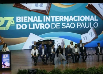 Bienal do Livro de São Paulo 2026 acontecerá de 4 a 13 de setembro no Anhembi. Evento reunirá editoras, autores e leitores em celebração à literatura e ao conhecimento.