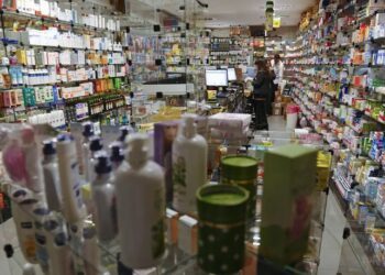 Brasil e Chile assinam acordo para facilitar o comércio de cosméticos, reduzindo exigências e custos. A medida pode ampliar exportações e promover sustentabilidade e integração regional.