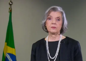 STF forma maioria contra o Artigo 19 do Marco Civil da Internet e abre caminho para responsabilização de redes sociais por conteúdo ilegal de usuários. Decisão pode impactar liberdade de expressão e atuação das big techs.