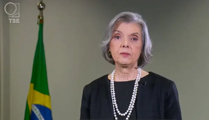 STF forma maioria contra o Artigo 19 do Marco Civil da Internet e abre caminho para responsabilização de redes sociais por conteúdo ilegal de usuários. Decisão pode impactar liberdade de expressão e atuação das big techs.
