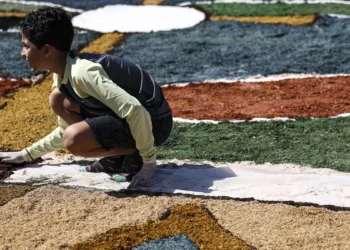 Corpus Christi será celebrado em 19 de junho. Data marca a primeira celebração do Papa Leão XIV e é conhecida no Brasil pelos tapetes de serragem colorida.