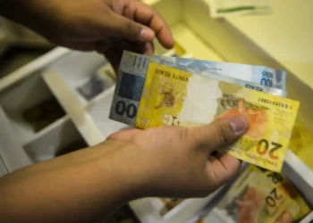 Boletim Focus, PIB 2025, crescimento econômico, inflação, Selic, Banco Central, economia brasileira, juros, dólar, IPCA, meta de inflação, previsão econômica
