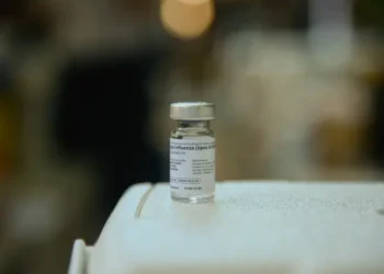 Casos de síndrome respiratória aguda grave aumentaram 30% em 2025. Especialistas alertam para riscos no inverno e reforçam importância da vacinação e prevenção contra influenza, covid-19 e VSR.