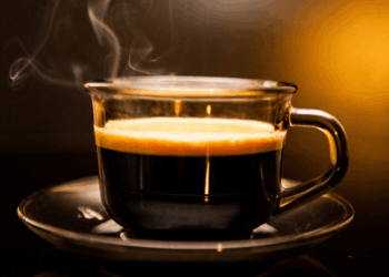 Por aumento no consumo, Câmara de Vitória determina que gabinetes forneçam café para eventos. Cada equipe deve entregar 500g da bebida com 24h de antecedência.