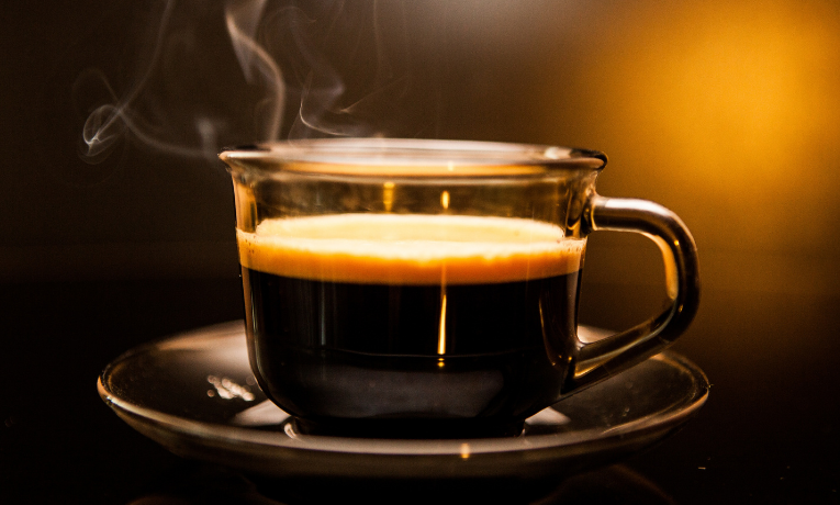 Por aumento no consumo, Câmara de Vitória determina que gabinetes forneçam café para eventos. Cada equipe deve entregar 500g da bebida com 24h de antecedência.