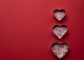No Brasil, o Dia dos Namorados é em 12 de junho, diferente da maior parte do mundo que celebra o amor no Valentine's Day, 14 de fevereiro.