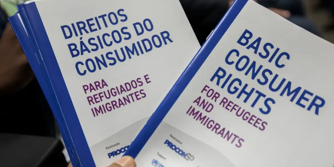 Material foi traduzido para cinco idiomas e orienta sobre moradia, educação, telefonia, transporte e como agir em caso de problemas com empresas.