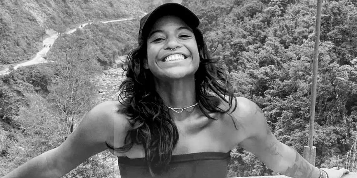 Laudo aponta que Juliana Marins morreu por hemorragia após queda em vulcão na Indonésia. Governo Lula autoriza custeio do translado ao Brasil.