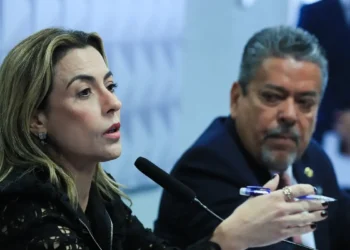 CPI das Bets, apostas online, jogos de azar, lavagem de dinheiro, evasão fiscal, influenciadores digitais, manipulação de resultados, economia, impacto social, Soraya Thronicke, Senado, Brasil, tigrinho