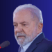Presidente criticou discursos negacionistas e fake news em coletiva em Paris; sobre candidaturas, disse que é "muito cedo" para definições