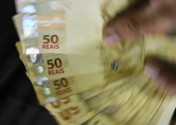 Medida Provisória altera tributação de fundos imobiliários e Fiagro a partir de 2026 e revoga parte do aumento do IOF; rendimentos de novas cotas terão IR de 5% e ganho de capital passa a ter alíquota reduzida.