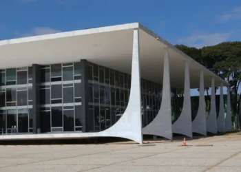 STF, Câmara dos Deputados, sobras eleitorais, perda de mandato, eleições 2022, Supremo Tribunal Federal, deputados cassados, política brasileira