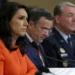 Tulsi Gabbard contradiz governo Trump e diz que Irã não desenvolve bomba nuclear Em março, Tulsi Gabbard, chefe da inteligência dos EUA, declarou que o Irã não constrói armas nucleares. Mesmo assim, Trump apoiou ataque de Israel ao país persa alegando ameaça atômica.