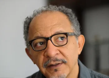 O documentário Brasiliana, de Joel Zito Araújo, venceu o In-Edit Brasil 2025. O filme resgata a trajetória internacional do grupo negro que levou a cultura brasileira a mais de 90 países.
