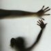 Nova lei sancionada por Geraldo Alckmin aumenta penas para crimes contra idosos, crianças, adolescentes e pessoas com deficiência. Abandono e maus-tratos agora podem levar a até 14 anos de reclusão.