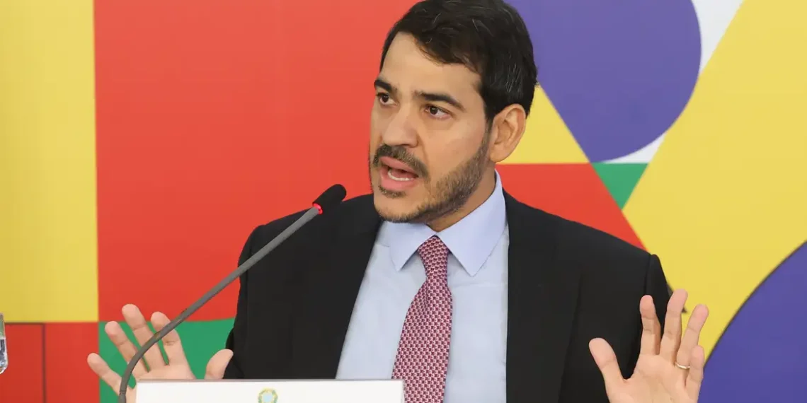 AGU vai ao STF defender decreto de Lula que aumenta alíquota do IOF. Jorge Messias diz que medida respeita a Constituição e será debatida em audiência de conciliação.