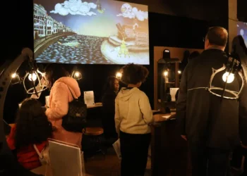 Exposição Uma Viagem Imersiva e Extraordinária - Júlio Verne 200 chega ao MIS Experience, em São Paulo, com tecnologia, literatura e aventura. Entrada gratuita às terças e na terceira quarta-feira do mês.