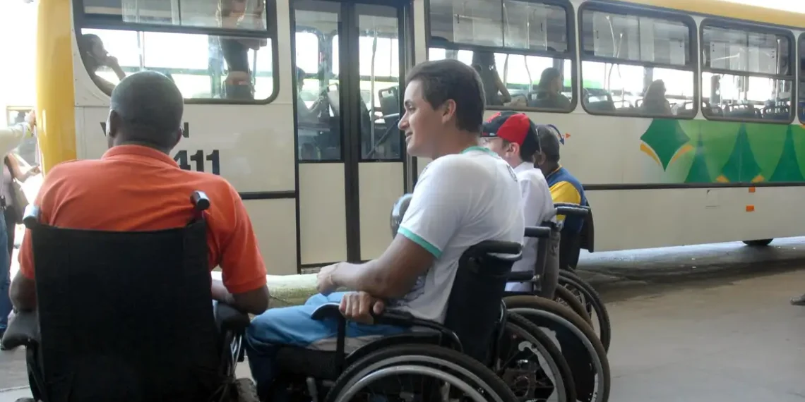 Inscritos no Encceja Exterior 2025 têm até 11 de julho para recorrer da negativa de atendimento especializado. Procedimento é feito online e exige nova documentação comprobatória.