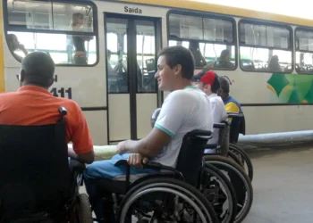 Inscritos no Encceja Exterior 2025 têm até 11 de julho para recorrer da negativa de atendimento especializado. Procedimento é feito online e exige nova documentação comprobatória.