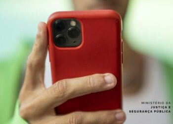 Ministério da Justiça regulamenta Cadastro Nacional de Celulares com Restrição. Ferramenta permite consultar se o aparelho foi roubado, furtado ou extraviado. Veja como usar.