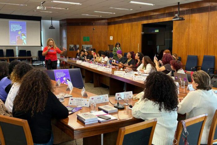 Com investimento de R$ 3 milhões, o Governo Federal lança o Prêmio Mulheres no Hip-Hop para valorizar a trajetória feminina no movimento. Inscrições abertas de 9 a 20 de julho. Saiba como participar.