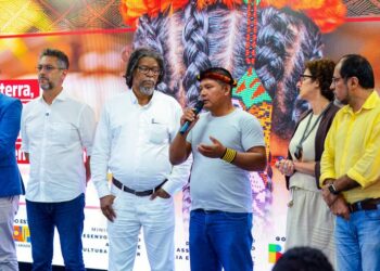 Governo Federal lança programa pioneiro de assistência técnica para povos indígenas no Amapá. A iniciativa beneficiará 400 famílias com apoio à agricultura, segurança alimentar e combate à praga da mandioca.