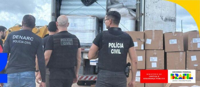 Polícias Civis do AM, PA e CE apreendem 988 quilos de drogas escondidas em eletrodomésticos e computadores. Operações causam prejuízo de R$ 20 milhões ao crime organizado.