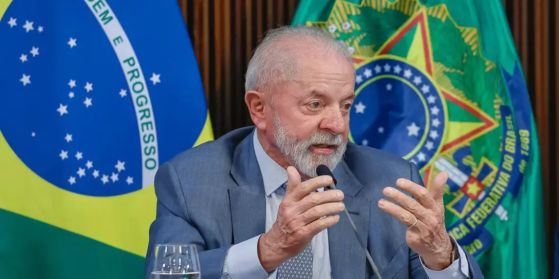 Lula participa de reunião no Chile com líderes da Colômbia, Espanha e Uruguai para debater democracia, desigualdade e desinformação.