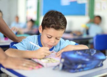 Com apoio do MEC, Espírito Santo implementa programa robusto de recomposição das aprendizagens, com foco em equidade, currículo priorizado, avaliações contínuas e acolhimento psicossocial.