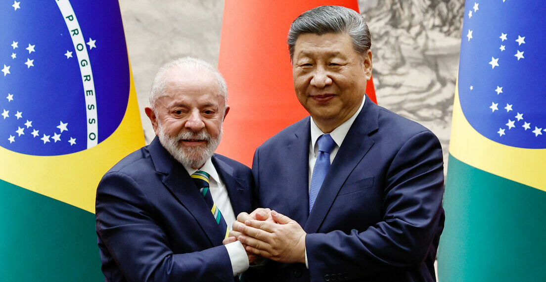 Durante a Cúpula do Mercosul, Lula propôs soberania digital e criticou monopólio tecnológico global. Brasil e China devem cooperar no desenvolvimento de inteligência artificial.