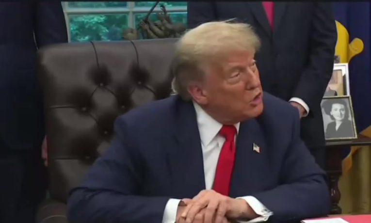 donald trump declarou que um cessar-fogo pode ser alcançado na faixa de gaza na próxima semana. guerra já deixou mais de 53 mil mortos, muitos por fome, segundo autoridades de saúde locais.