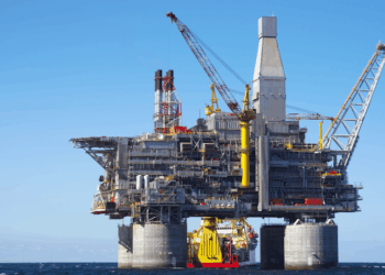 Senado aprova MP que atualiza o Fundo Social e permite leilão de petróleo excedente do pré-sal. Entenda o impacto e a polêmica.