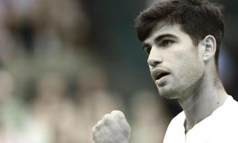 Carlos Alcaraz conquista 20ª vitória consecutiva e segue firme em Wimbledon 2025. Espanhol avança à terceira rodada com atuação segura. Sabalenka vence e presta apoio a Zverev.