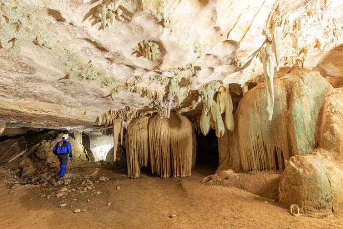Com aumento de 11,41% no número de cavernas registradas, Brasil atrai olhares internacionais e sedia congressos de espeleologia em julho. Eventos discutem ciência, conservação e turismo sustentável.