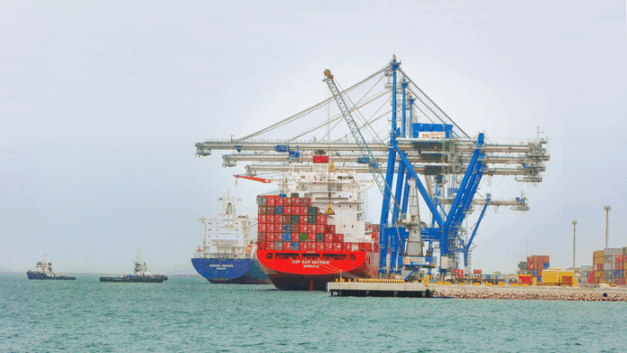 Movimentação de cargas nos portos brasileiros atinge 532 milhões de toneladas entre janeiro e maio de 2025, maior volume da história. Destaque para o Porto de Rio Grande, que cresceu 47%.