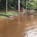 Cheias atingem 40 municípios do Amazonas, afetando mais de 530 mil pessoas. Defesa Civil reconhece situação de emergência e governo federal libera R$ 17 milhões em ajuda humanitária.