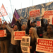 Integrantes do MTST e da Frente Povo Sem Medo invadem sede do Itaú BBA, na Faria Lima, em São Paulo. Protesto defende taxação dos super-ricos e gera reações da oposição. Ato teve apoio de Guilherme Boulos.