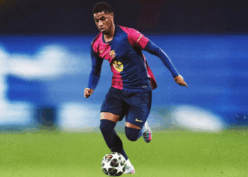 Barcelona anuncia empréstimo de Marcus Rashford por uma temporada. Atacante herda a camisa 10 e chega para disputar vaga no ataque.