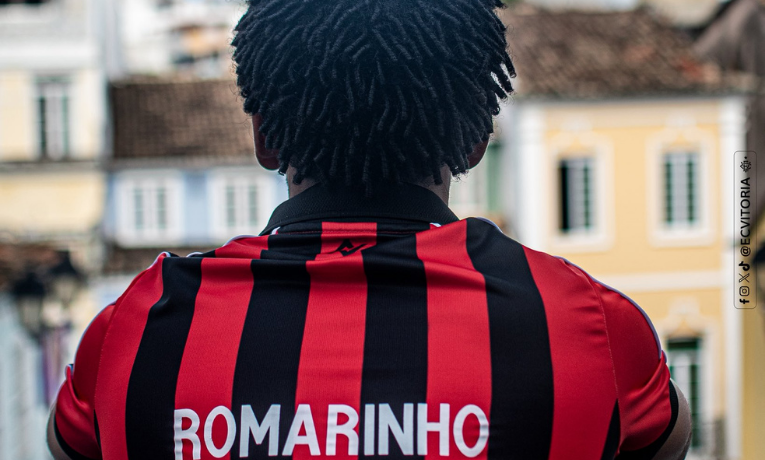 Romarinho, ex-Corinthians, é o novo reforço do Vitória para o Brasileirão. Jogador de 34 anos espera ajudar o time a fugir do rebaixamento.