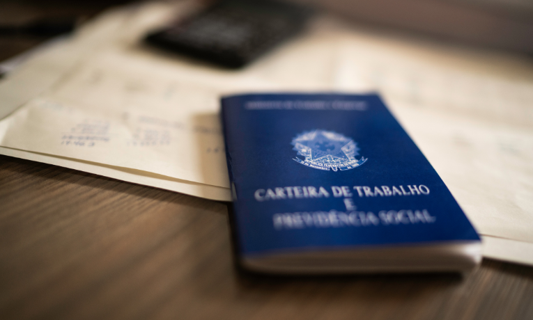 Espírito Santo tem 6.223 vagas de emprego abertas em julho. Há oportunidades em várias cidades para quem tem ou não experiência, com destaque para Serra, Cariacica e Aracruz. Saiba como se candidatar.
