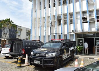 Sistema de reconhecimento facial do ES permite prisão de dois foragidos da Justiça em Vila Velha. Mandados foram cumpridos pela Polícia Civil.