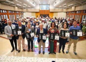 Com 40 mil visitantes, a 77ª SBPC homenageia os 40 anos do MCTI com exposições e debates. Evento reúne cientistas, ministros e anuncia Niterói como próxima sede.