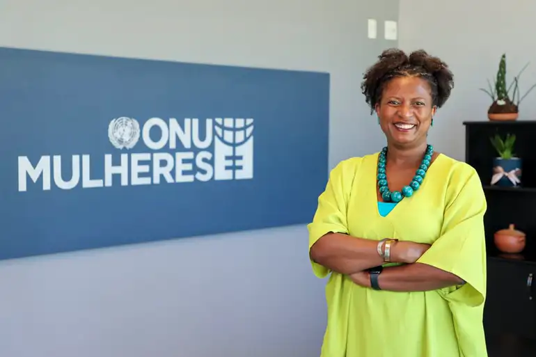 ONU Mulheres propõe 15 ações urgentes para garantir igualdade de gênero, combater a violência, pobreza e exclusão digital. Entidade celebra 15 anos com apelo por compromisso global.