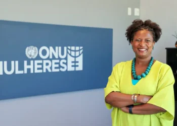 Em seus 15 anos, ONU Mulheres propõe nova agenda global com foco na proteção de direitos, combate à violência, inclusão digital e participação de mulheres em decisões políticas e econômicas.