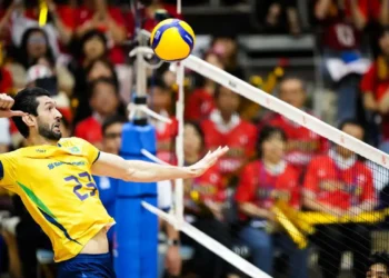 Com vitória sobre o Japão por 3 sets a 0, o Brasil garante vaga antecipada nas quartas da Liga das Nações de Vôlei Masculino. Seleção ainda enfrenta Turquia e Alemanha em Chiba, no Japão.