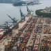 Imposição de tarifa de 50% dos EUA sobre produtos brasileiros repercute na imprensa internacional. Trump é acusado de usar medida para apoiar Bolsonaro. Lula promete retaliação com base na reciprocidade econômica.