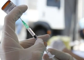 Casos suspeitos de sarampo em Campos Limpos (TO) reacendem preocupação com surtos na Bolívia. Ministério da Saúde atua com bloqueio e reforço vacinal.