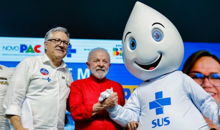 Governo Lula anuncia R$ 6 bilhões do Novo PAC Saúde para ampliar o SUS com UBSs, policlínicas, CAPS, ambulâncias do Samu e salas de teleconsulta. Medida vai atender 95% dos municípios.